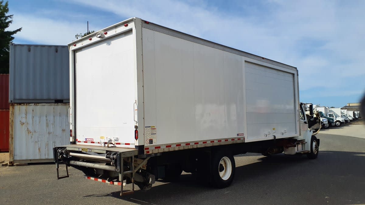 2019 Freightliner M2 106 in Springfield, MA — photo 4