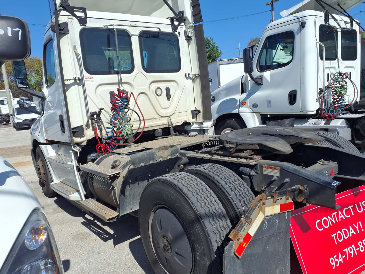 2020 Freightliner - image 6