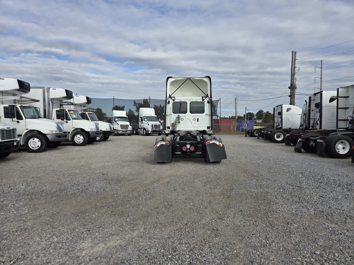 2020 Freightliner - image 5