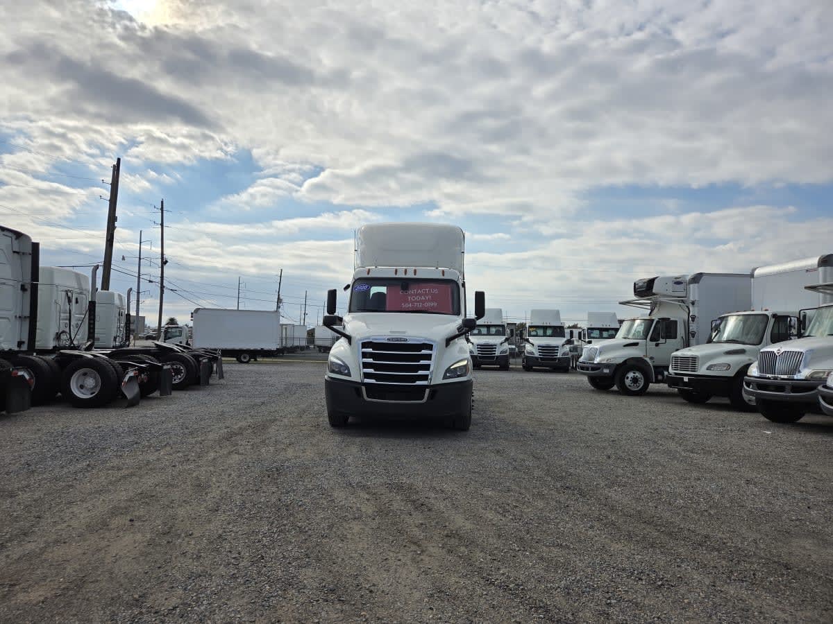 2020 Freightliner - image 2