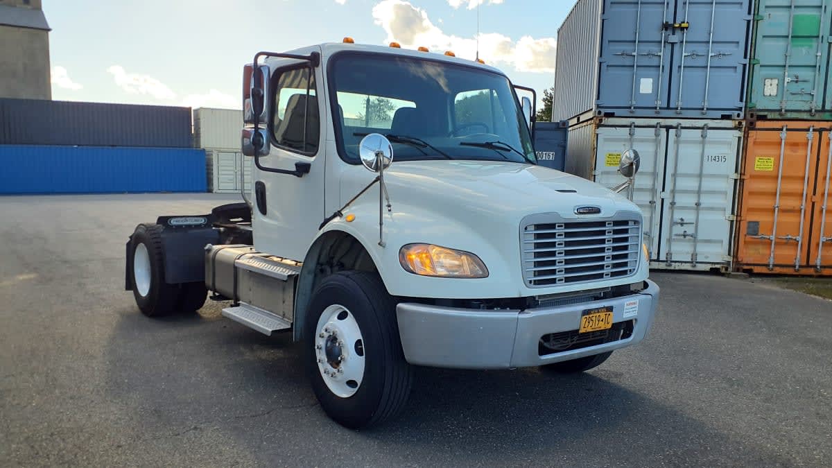 2020 Freightliner M2 106 in Springfield, MA — photo 3