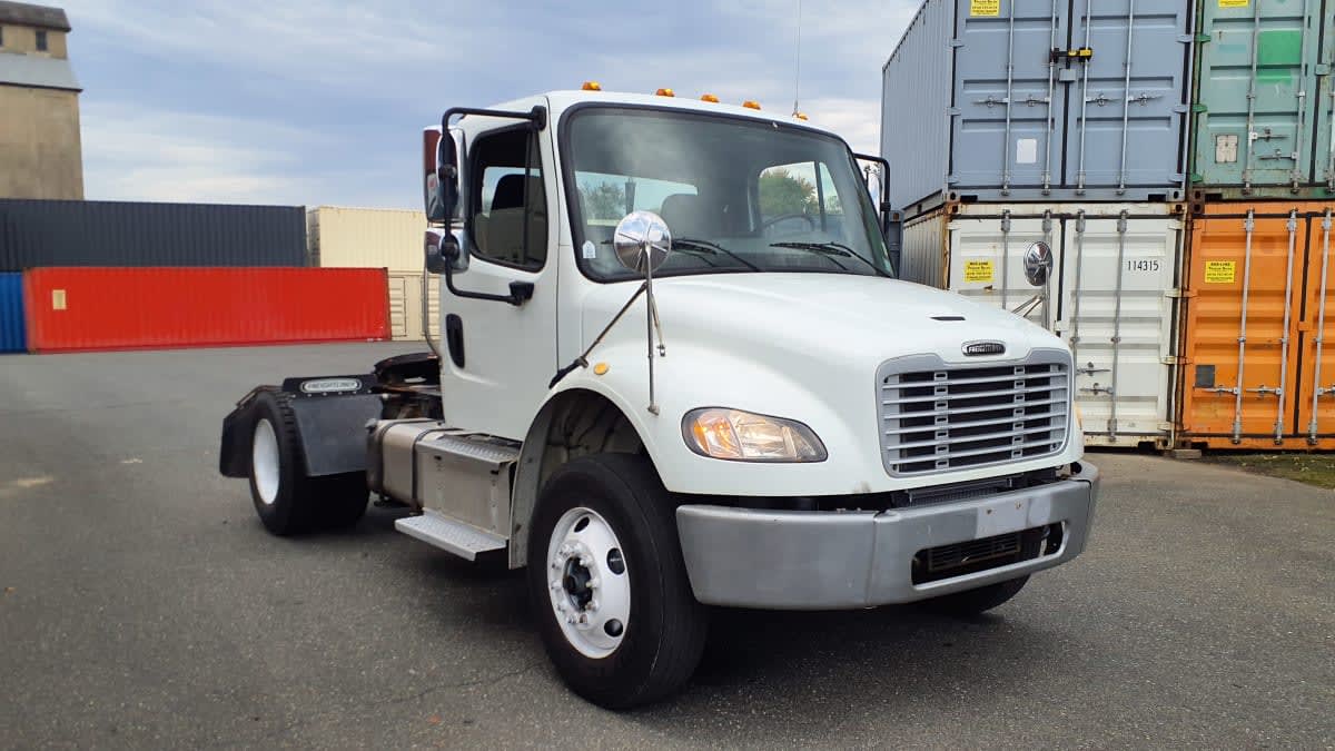 2020 Freightliner M2 106 in Springfield, MA — photo 3