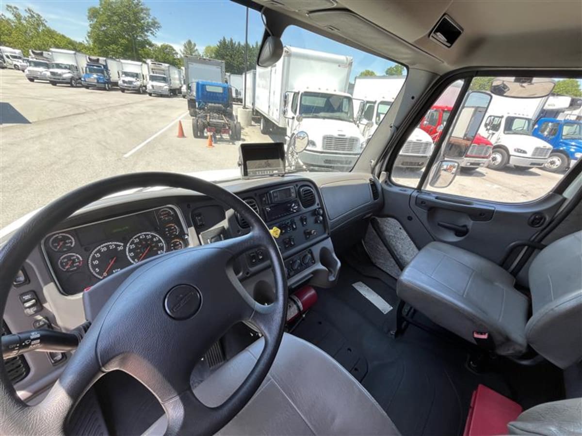 2019 Freightliner/Mercedes M2 106 879120