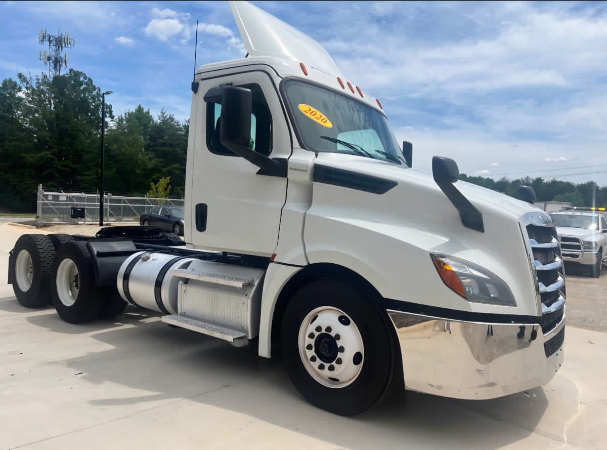 2020 Freightliner Cascadia in Greensboro, NC — photo 3