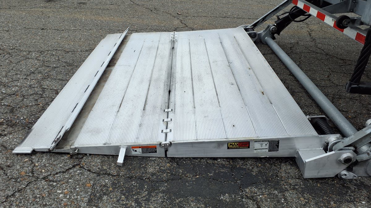 2019 Freightliner/Mercedes M2 106 879138