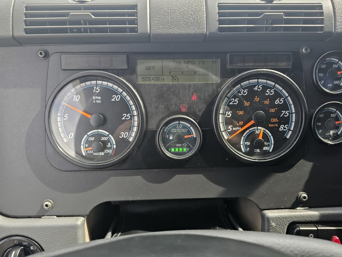 2020 Freightliner - image 13