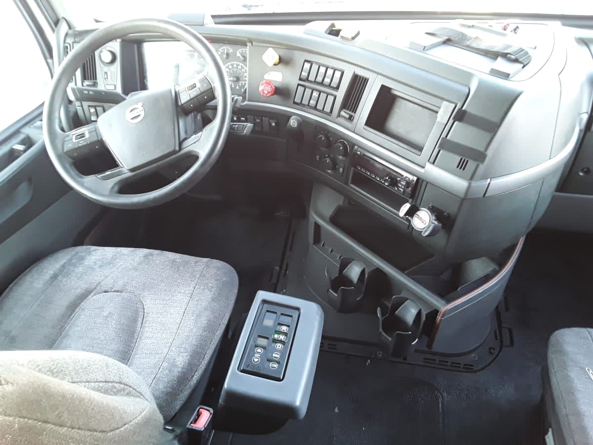 2019 Volvo VNL64T-760 879313