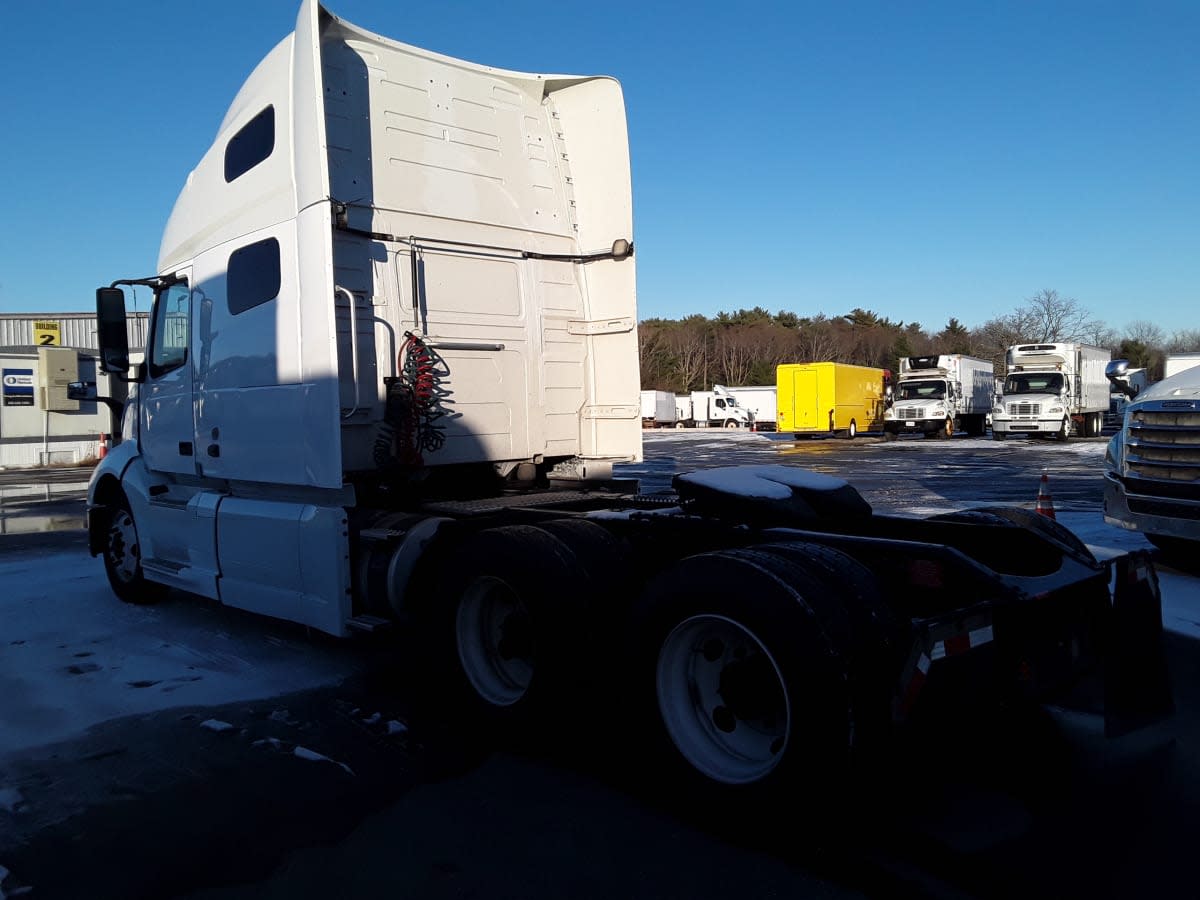 2019 Volvo VNL64T-760 879313