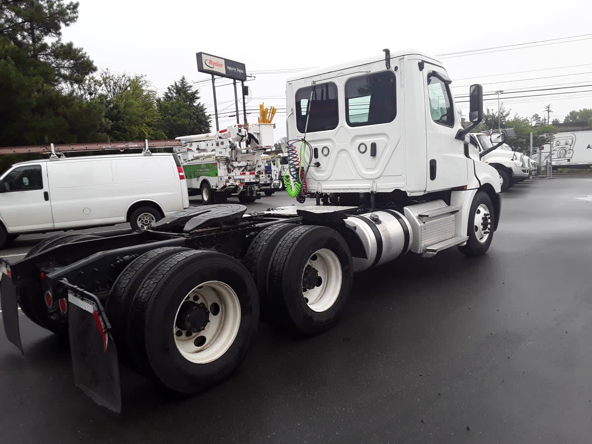 2020 Freightliner/Mercedes NEW CASCADIA PX12664 879438