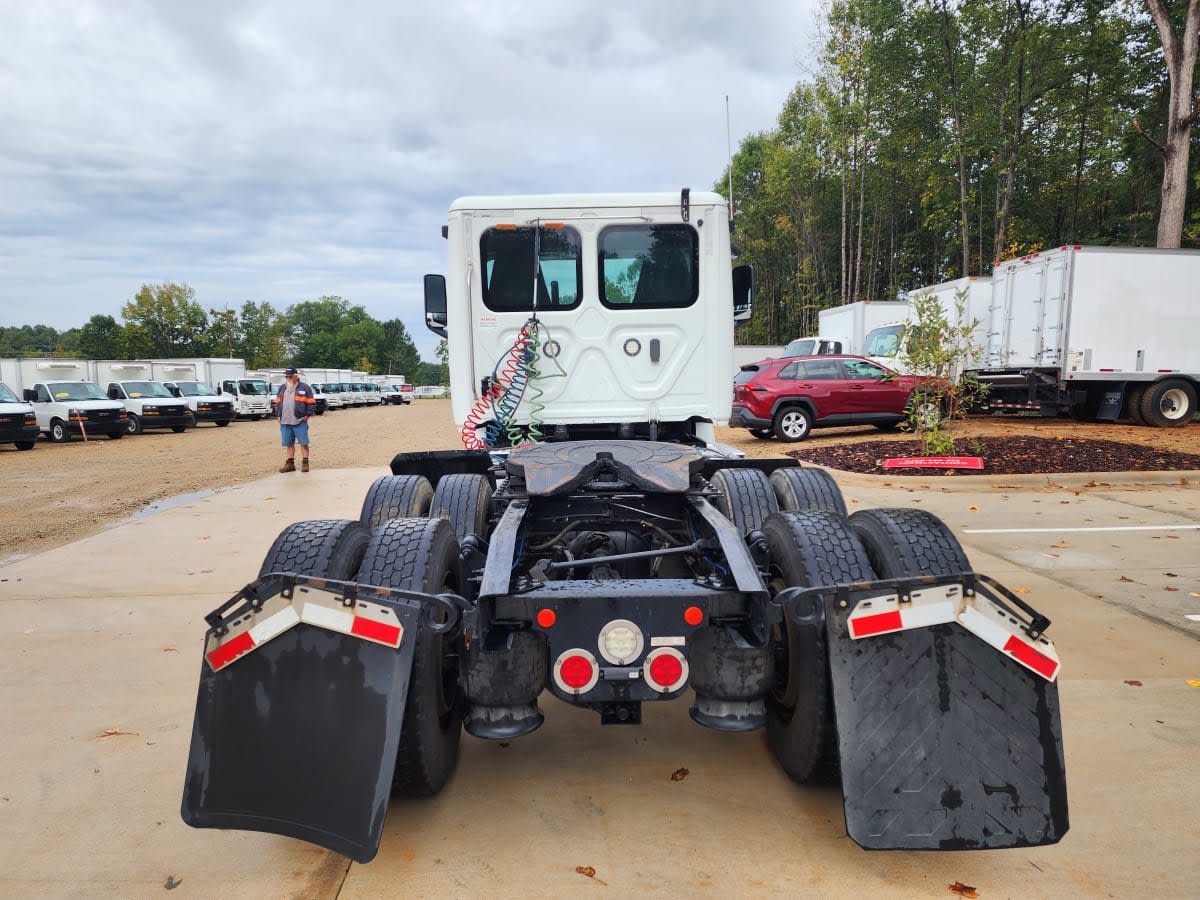 2020 Freightliner NEW CASCADIA PX12664 879444
