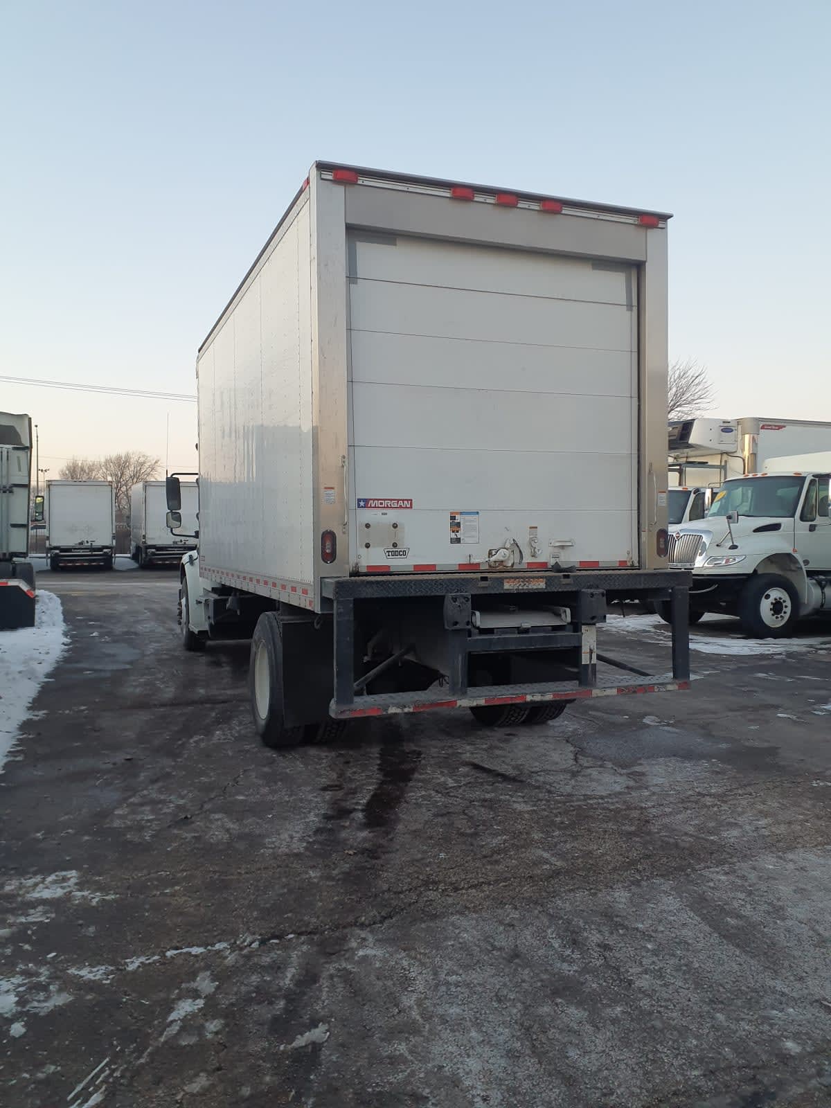 2019 Freightliner/Mercedes M2 106 879450