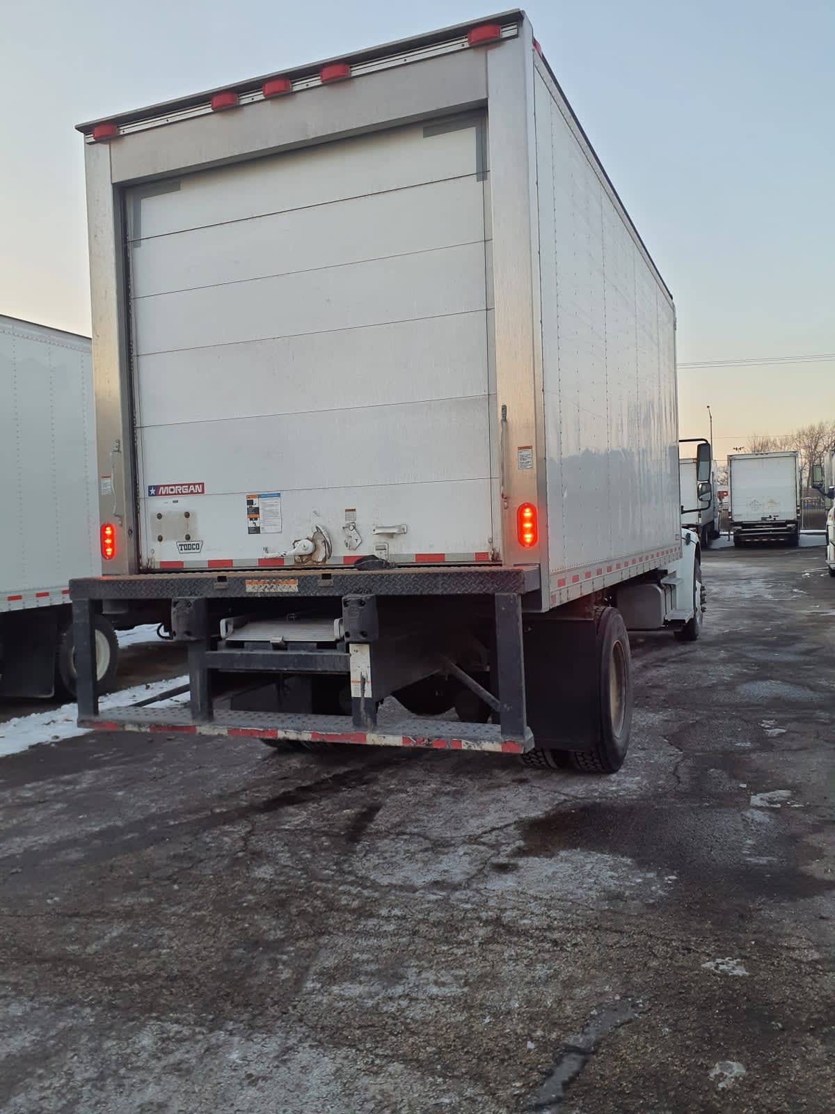 2019 Freightliner/Mercedes M2 106 879450