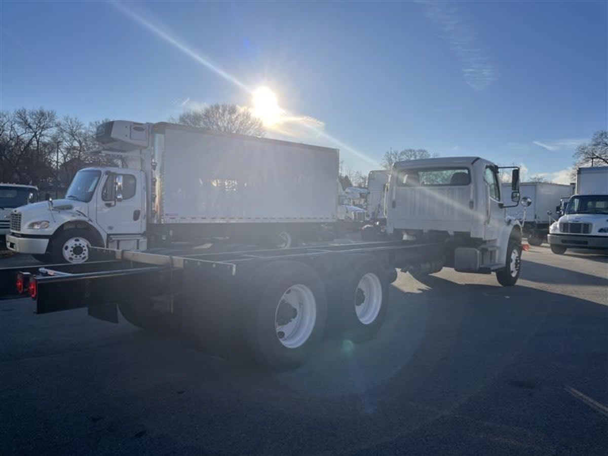 2019 Freightliner/Mercedes M2 106 879495