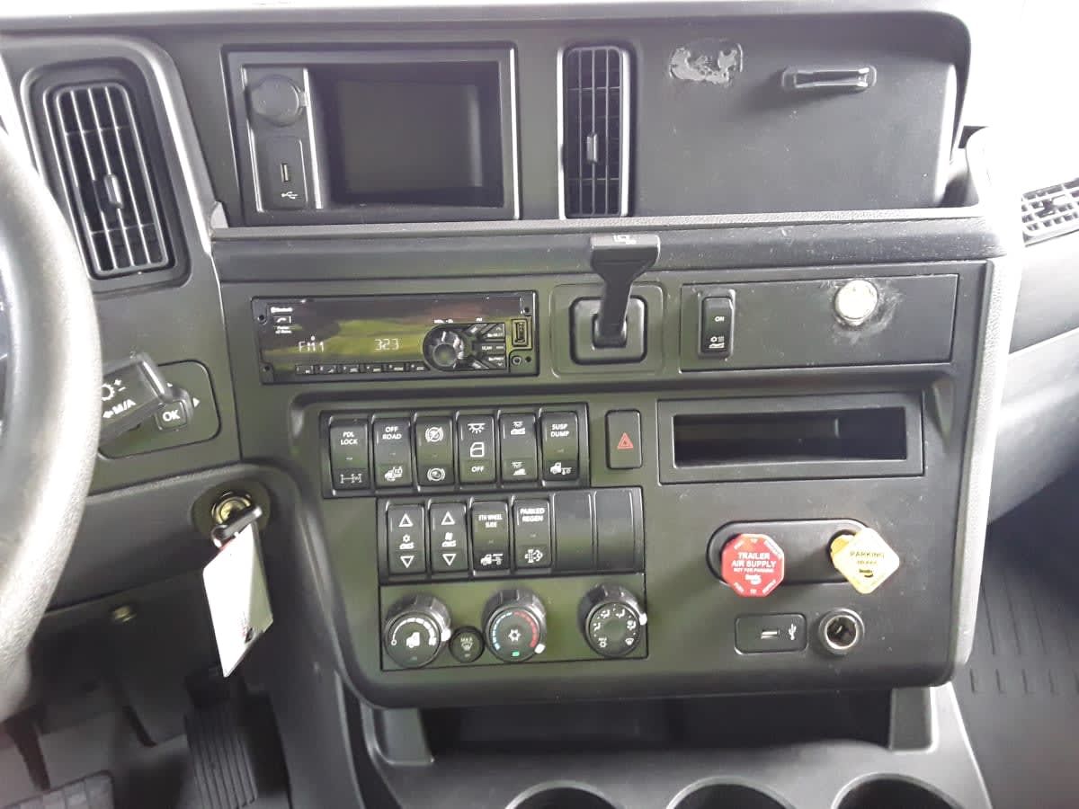 2020 Navistar International LT625 SLPR CAB 879555