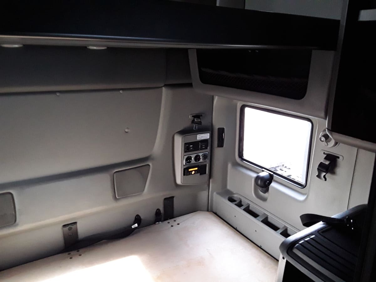 2020 Navistar International LT625 SLPR CAB 879555