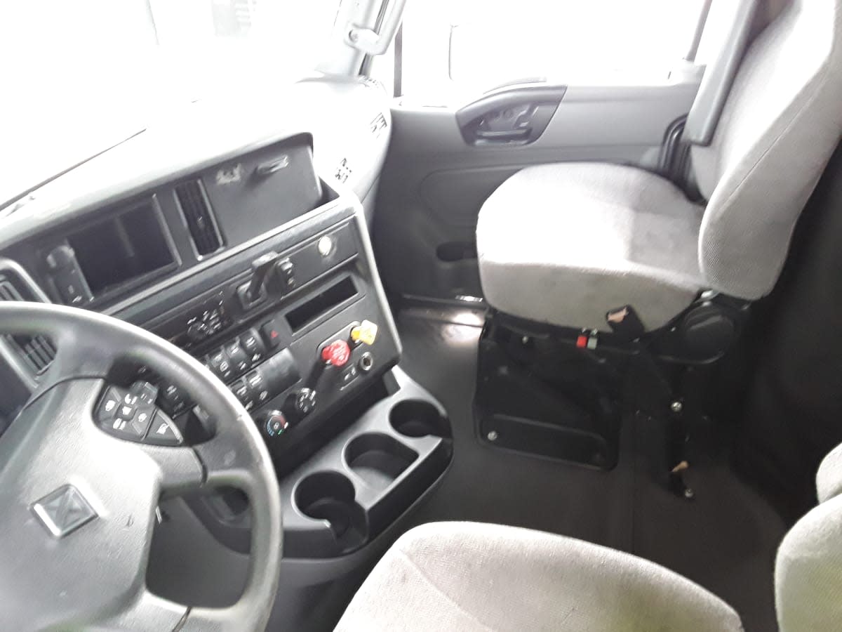 2020 Navistar International LT625 SLPR CAB 879555