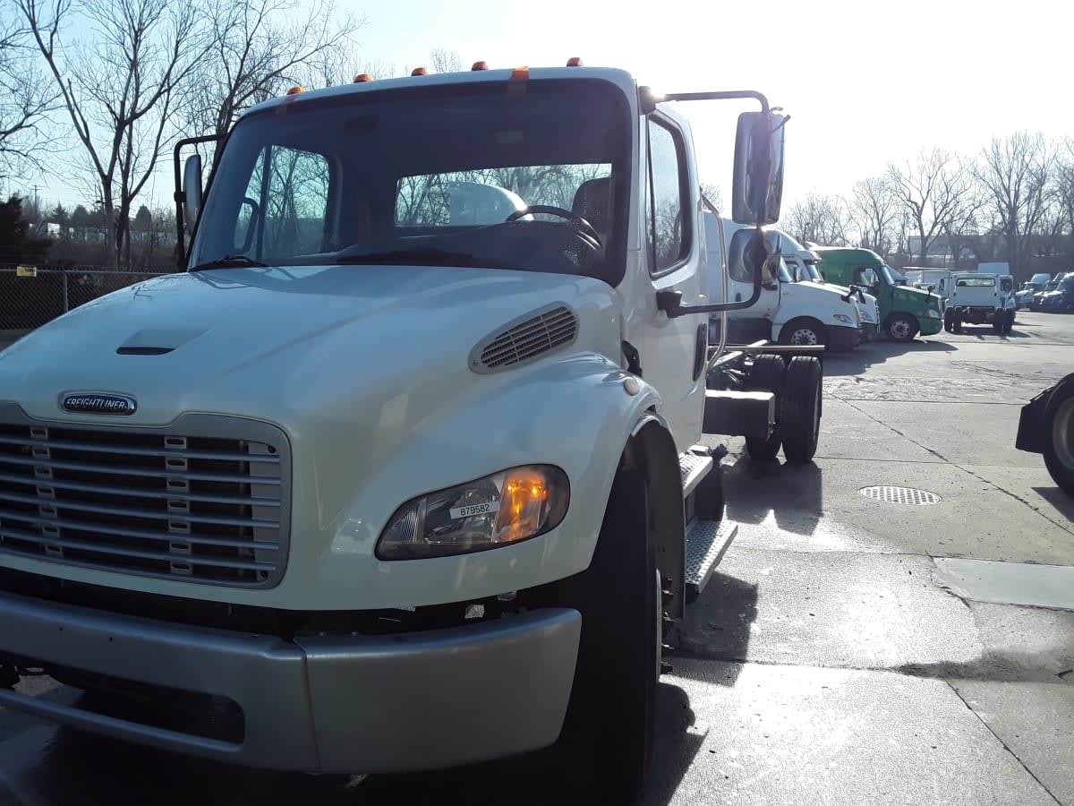 2020 Freightliner/Mercedes M2 106 879582