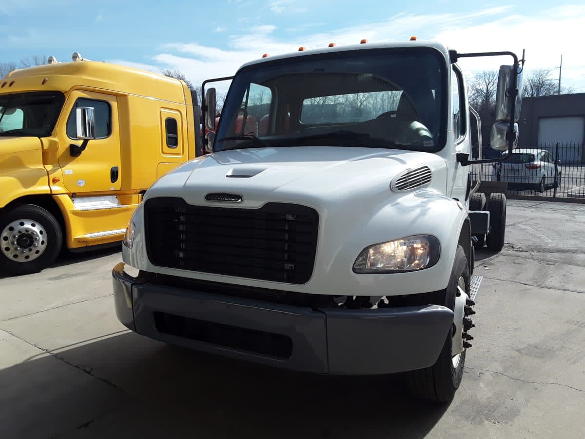 2020 Freightliner/Mercedes M2 106 879583
