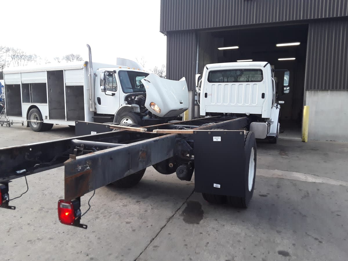 2020 Freightliner/Mercedes M2 106 879584