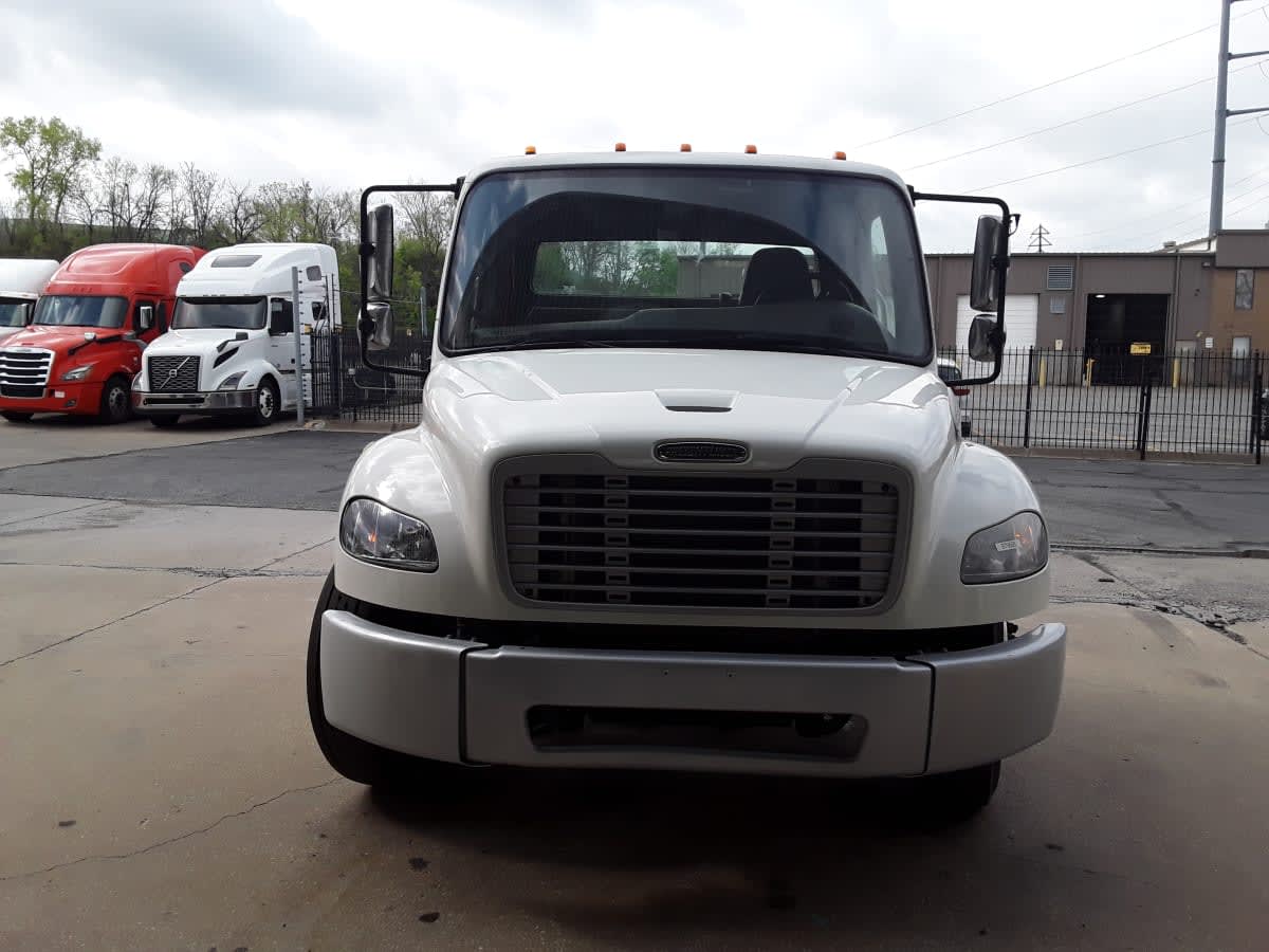 2020 Freightliner M2 106 - image 2