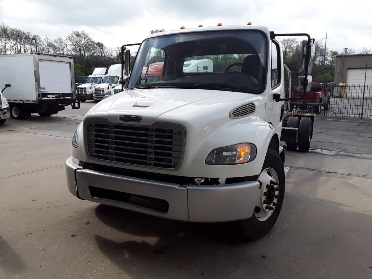 2020 Freightliner M2 106 - image 1