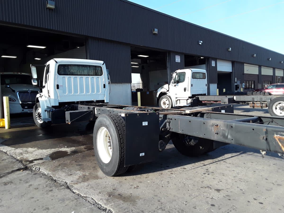 2020 Freightliner/Mercedes M2 106 879588