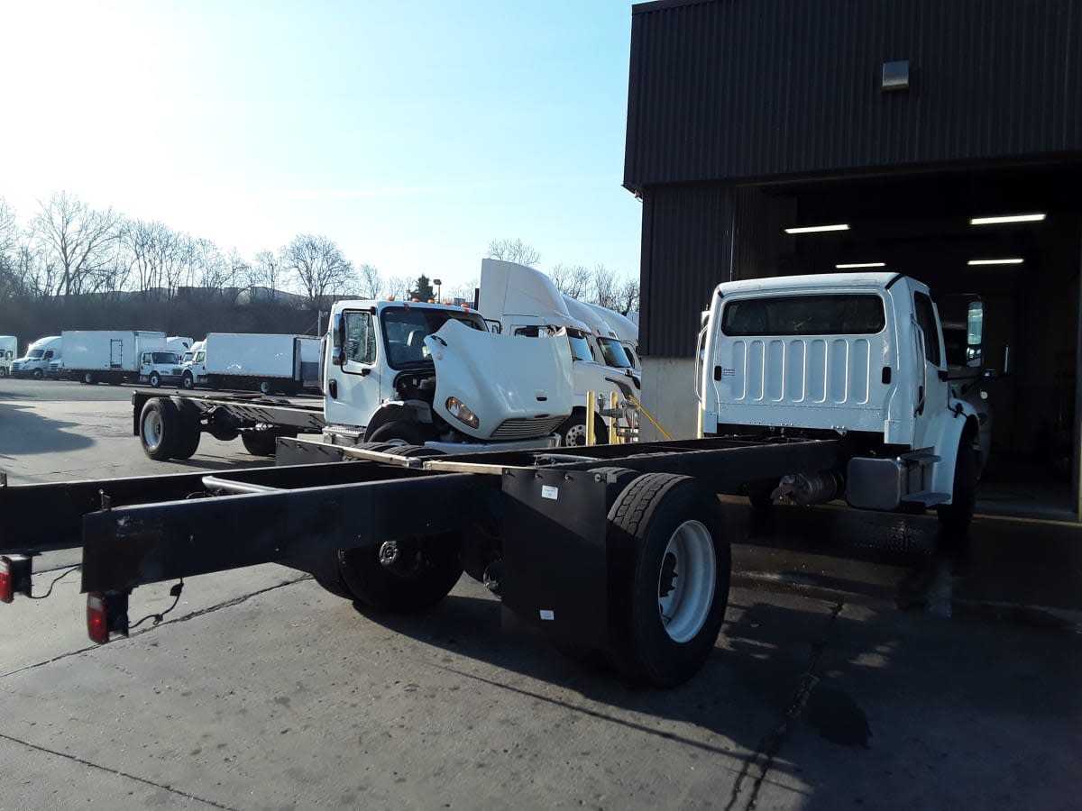 2020 Freightliner/Mercedes M2 106 879588