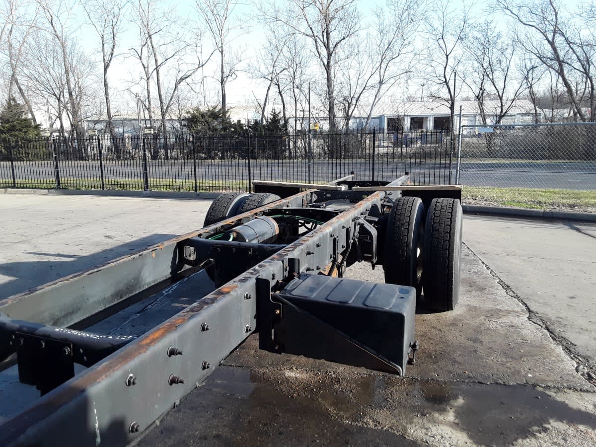 2020 Freightliner/Mercedes M2 106 879588