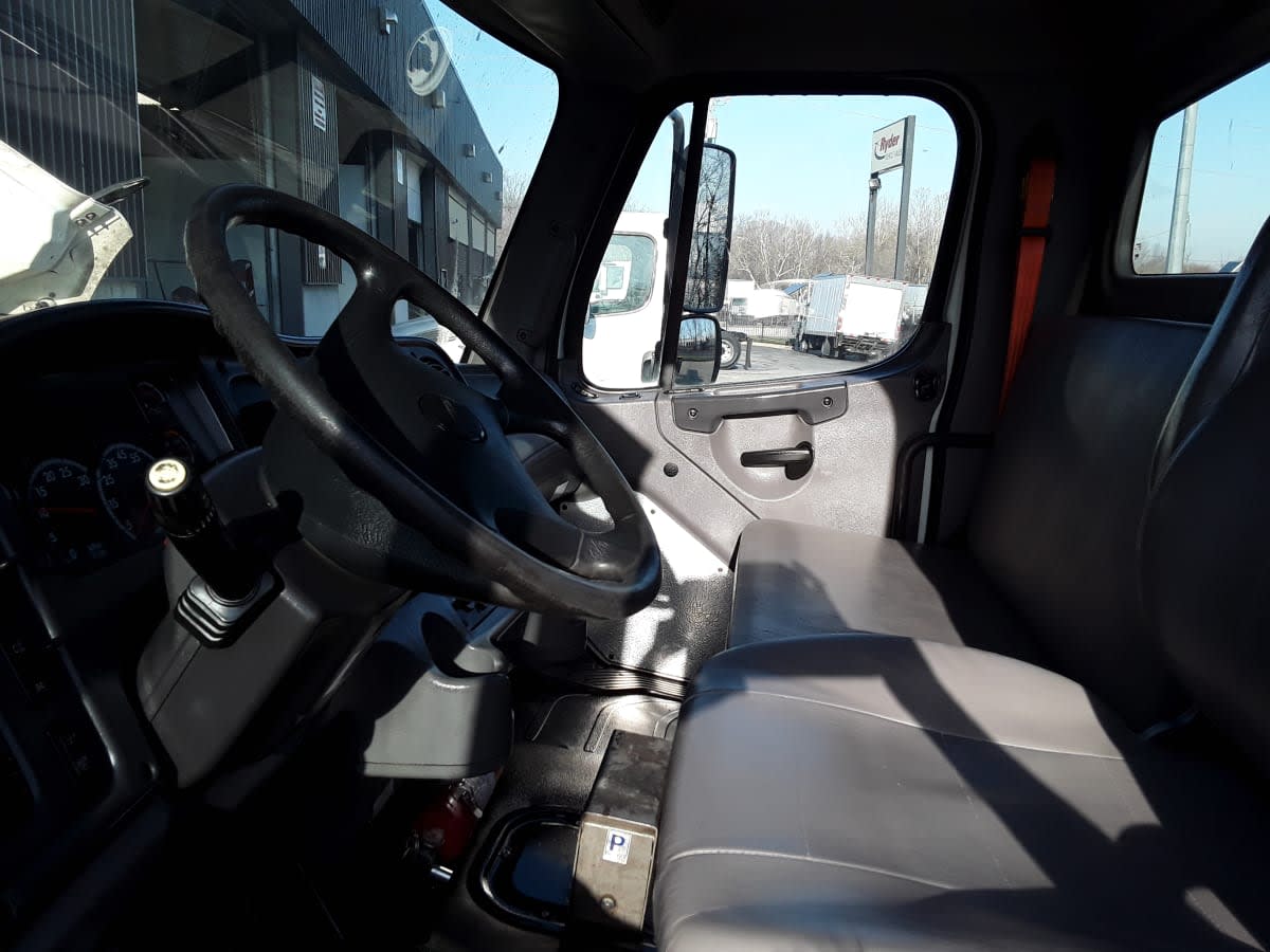 2020 Freightliner/Mercedes M2 106 879588