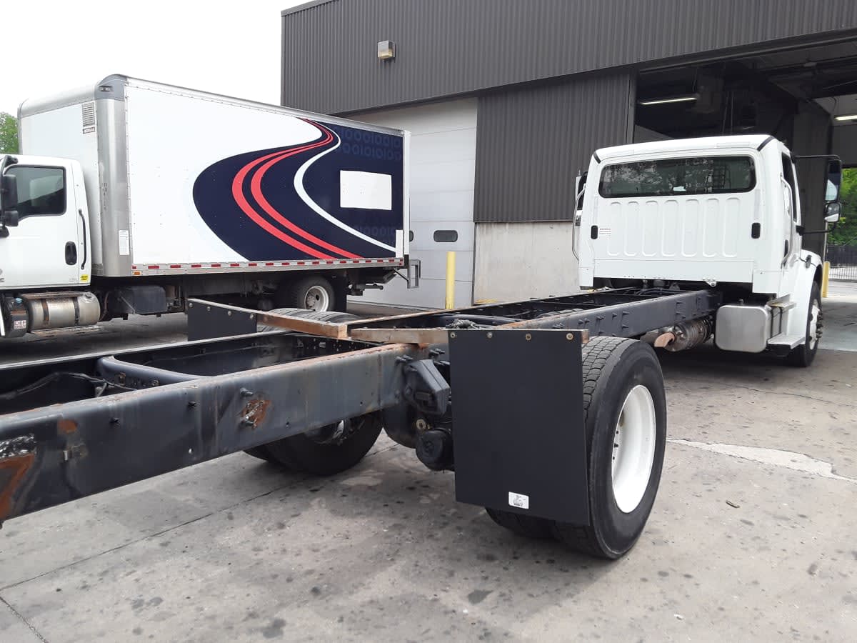 2020 Freightliner/Mercedes M2 106 879589