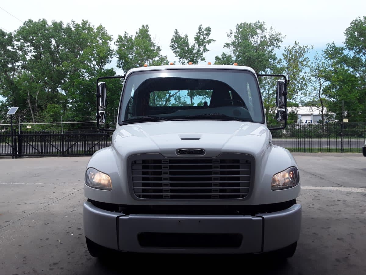 2020 Freightliner/Mercedes M2 106 879589