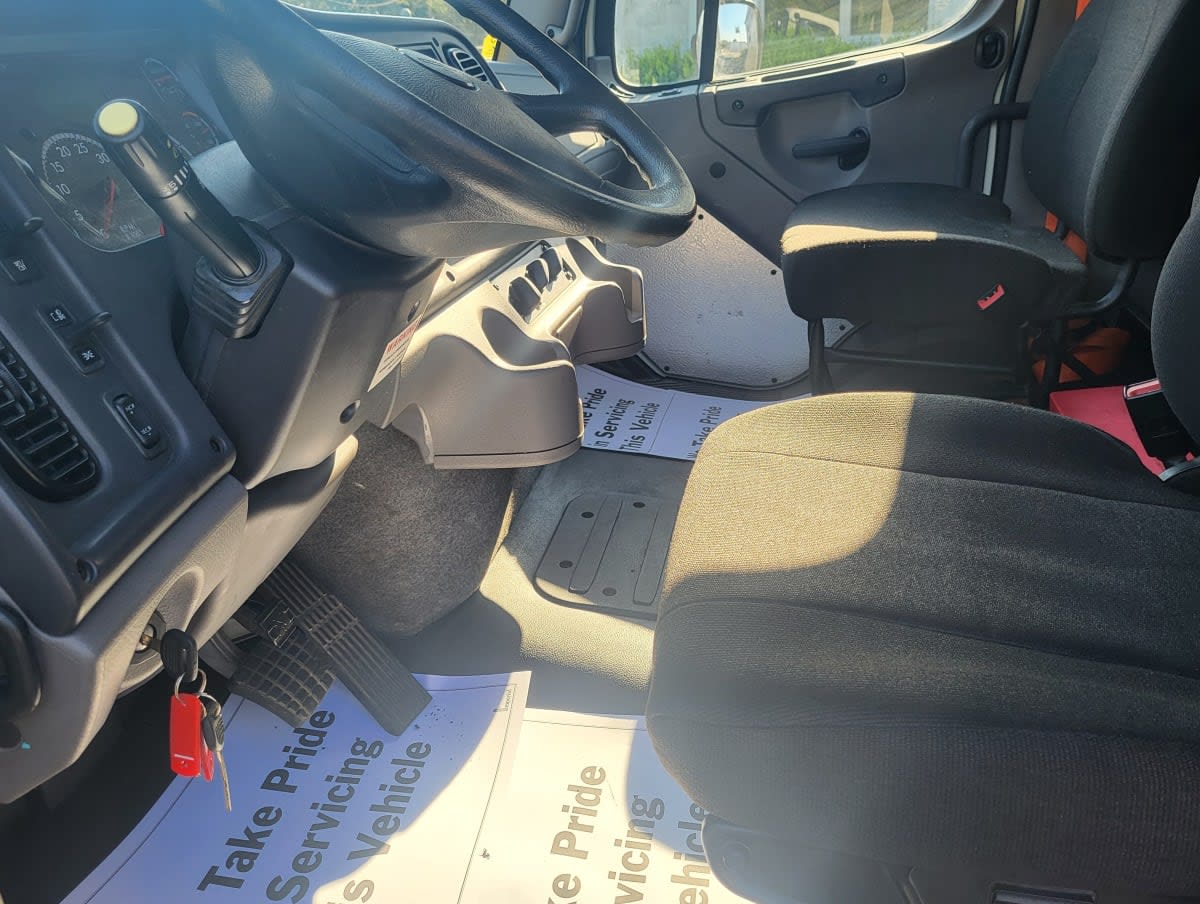 2019 Freightliner M2 106 879592