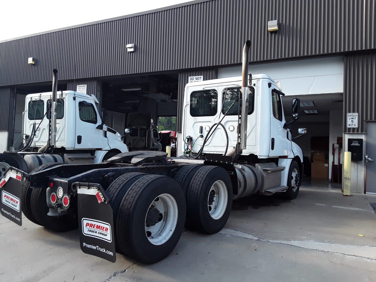 2020 Freightliner Cascadia in Kansas City, MO — photo 4