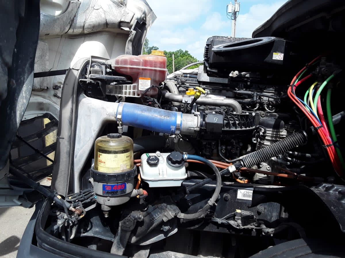 2020 Freightliner Cascadia in Kansas City, MO — photo 8