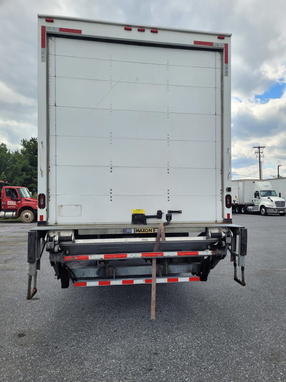 2019 Freightliner/Mercedes M2 106 879631
