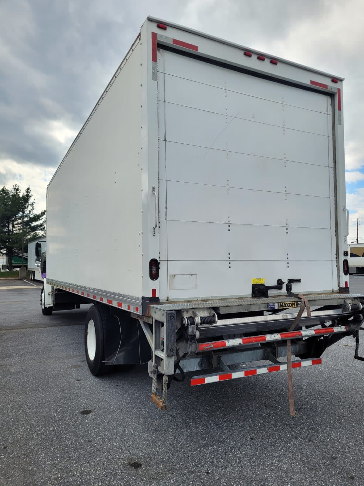 2019 Freightliner/Mercedes M2 106 879631