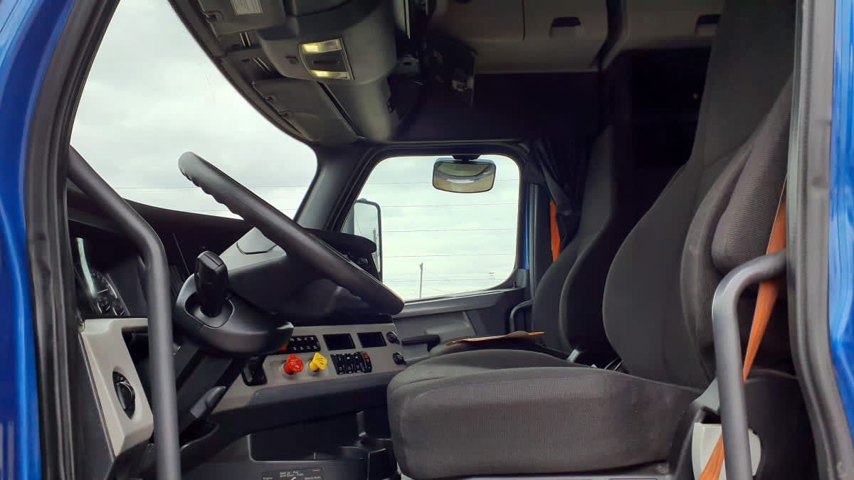 2020 Freightliner/Mercedes NEW CASCADIA PX12664 879651