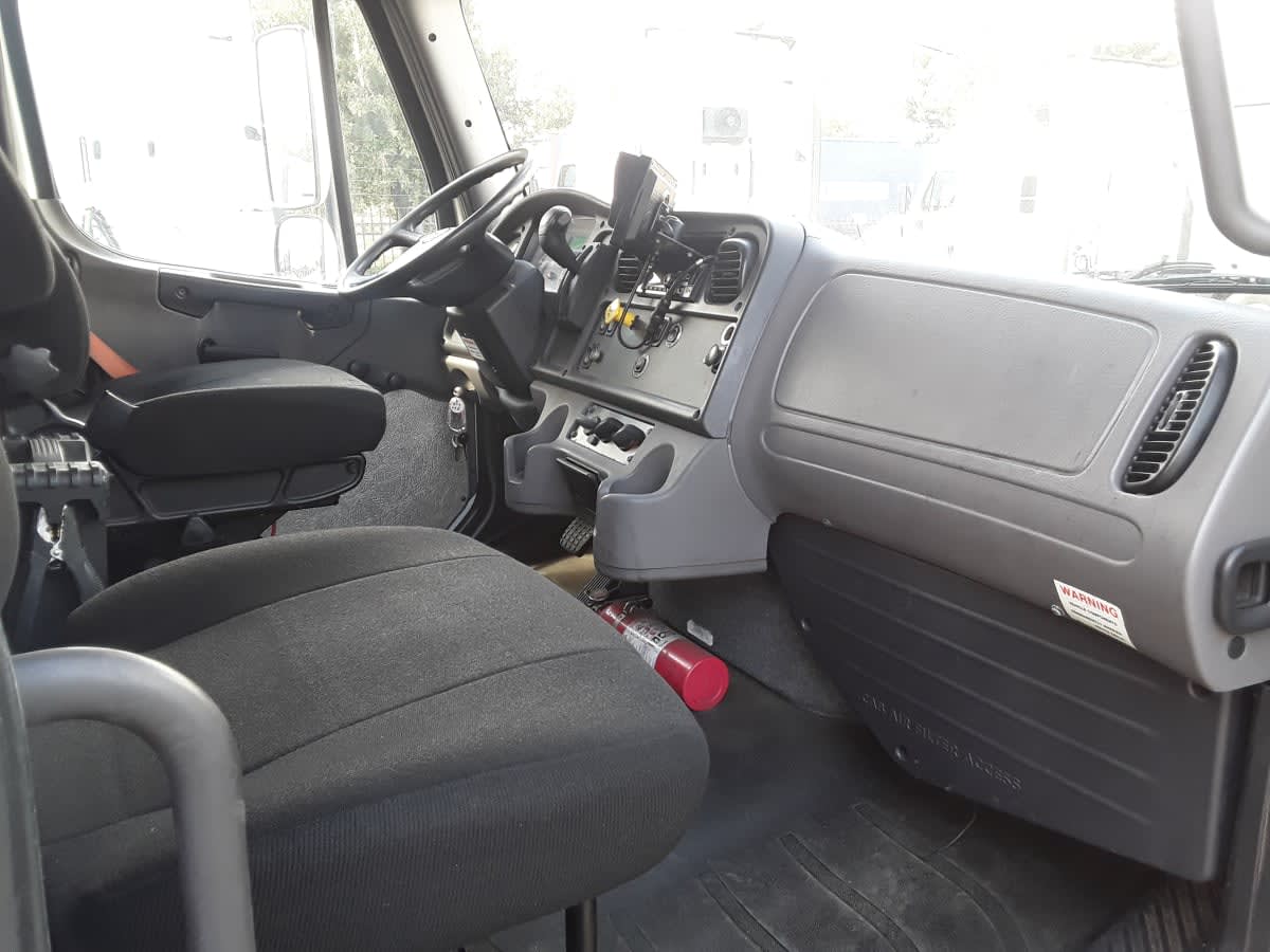 2019 Freightliner/Mercedes M2 106 879668