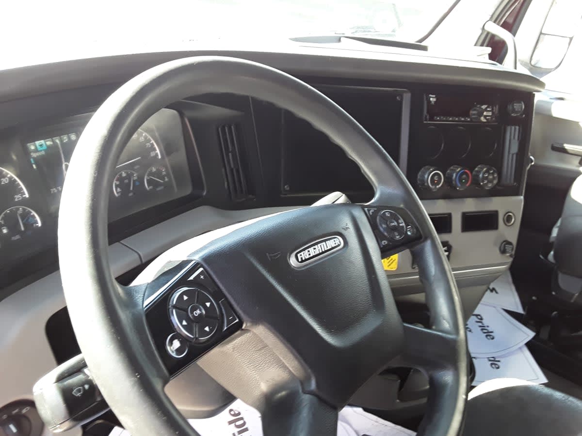 2020 Freightliner - image 9