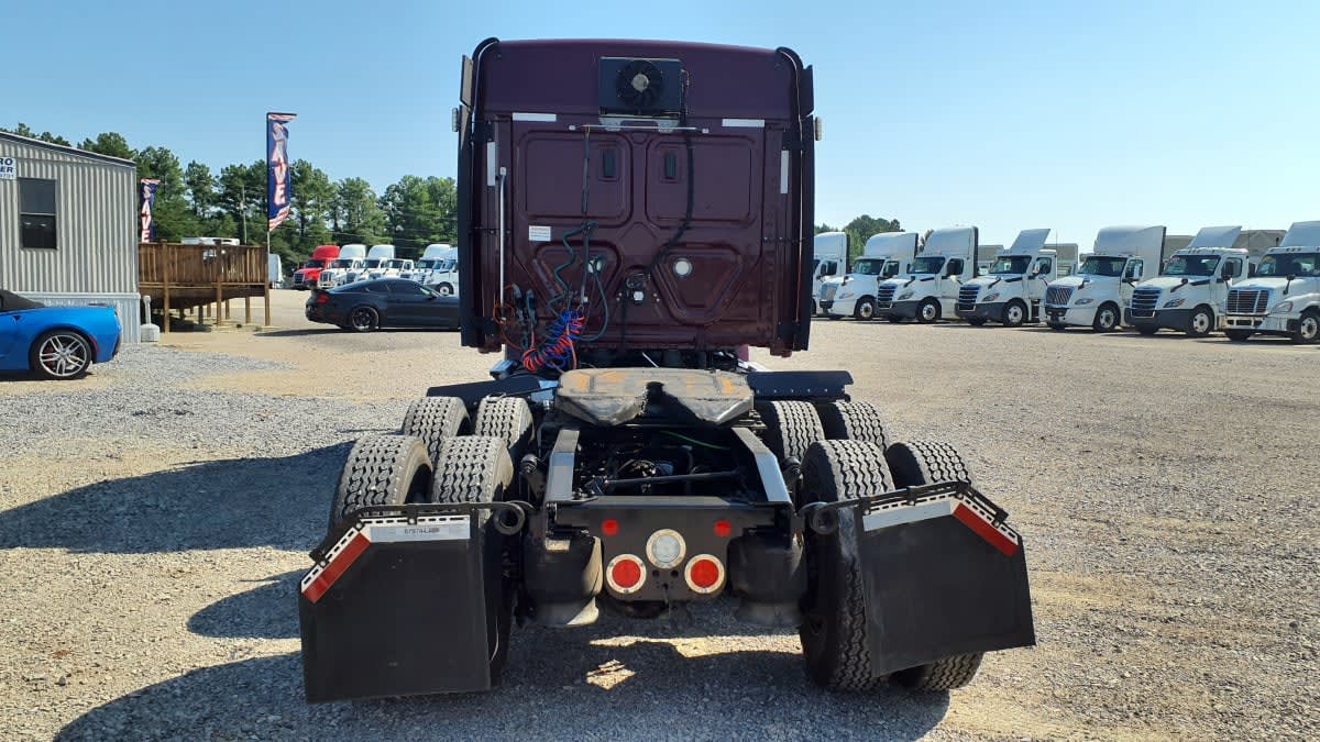 2020 Freightliner Cascadia in Birmingham, AL — photo 5