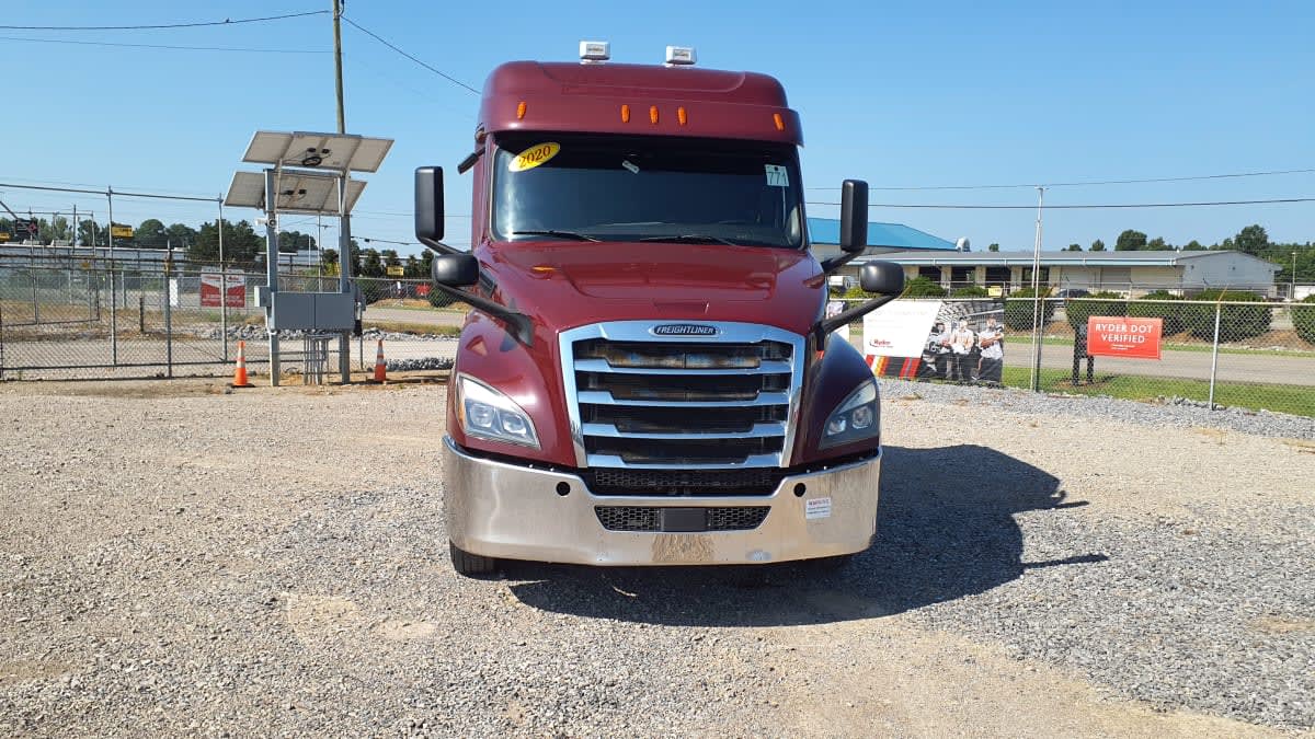 2020 Freightliner Cascadia in Birmingham, AL — photo 2
