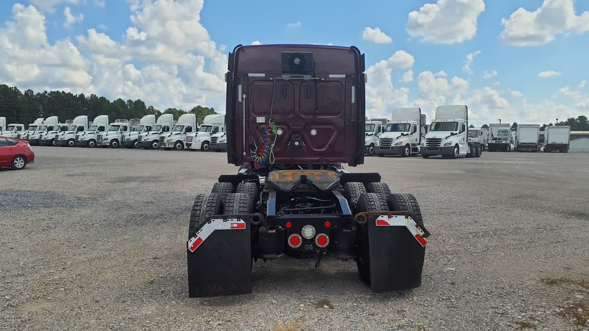 2020 Freightliner Cascadia in Birmingham, AL — photo 5