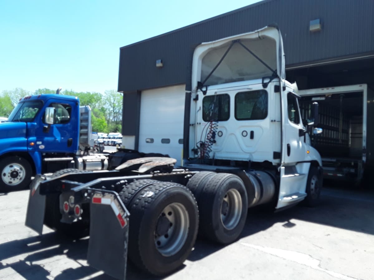 2020 Freightliner/Mercedes CASCADIA 125 879759