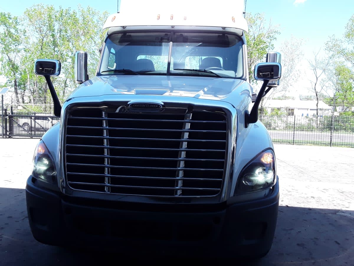 2020 Freightliner/Mercedes CASCADIA 125 879759