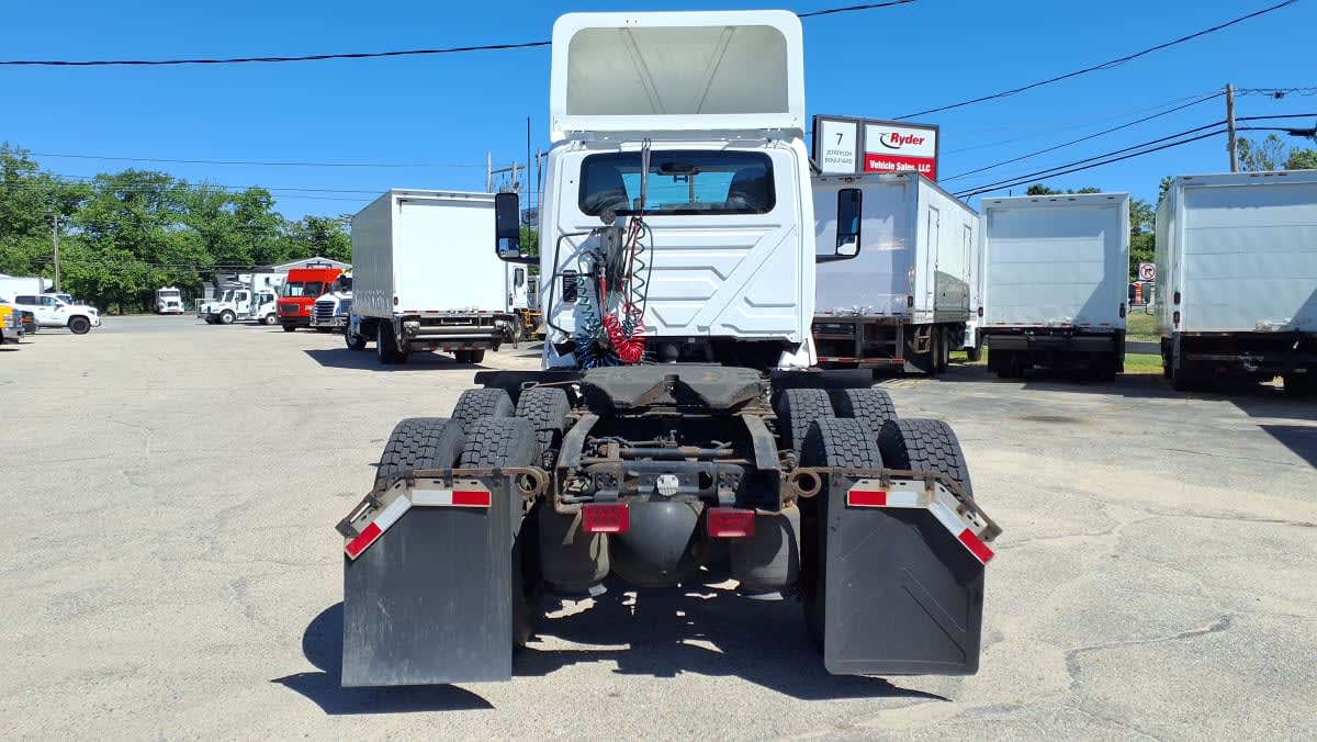 2019 Navistar International LT625 DAYCAB T/A 879777