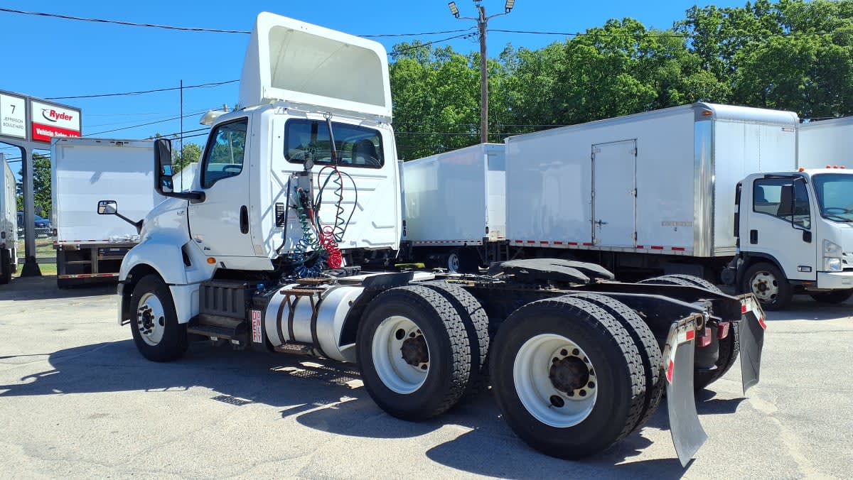2019 Navistar International LT625 DAYCAB T/A 879777