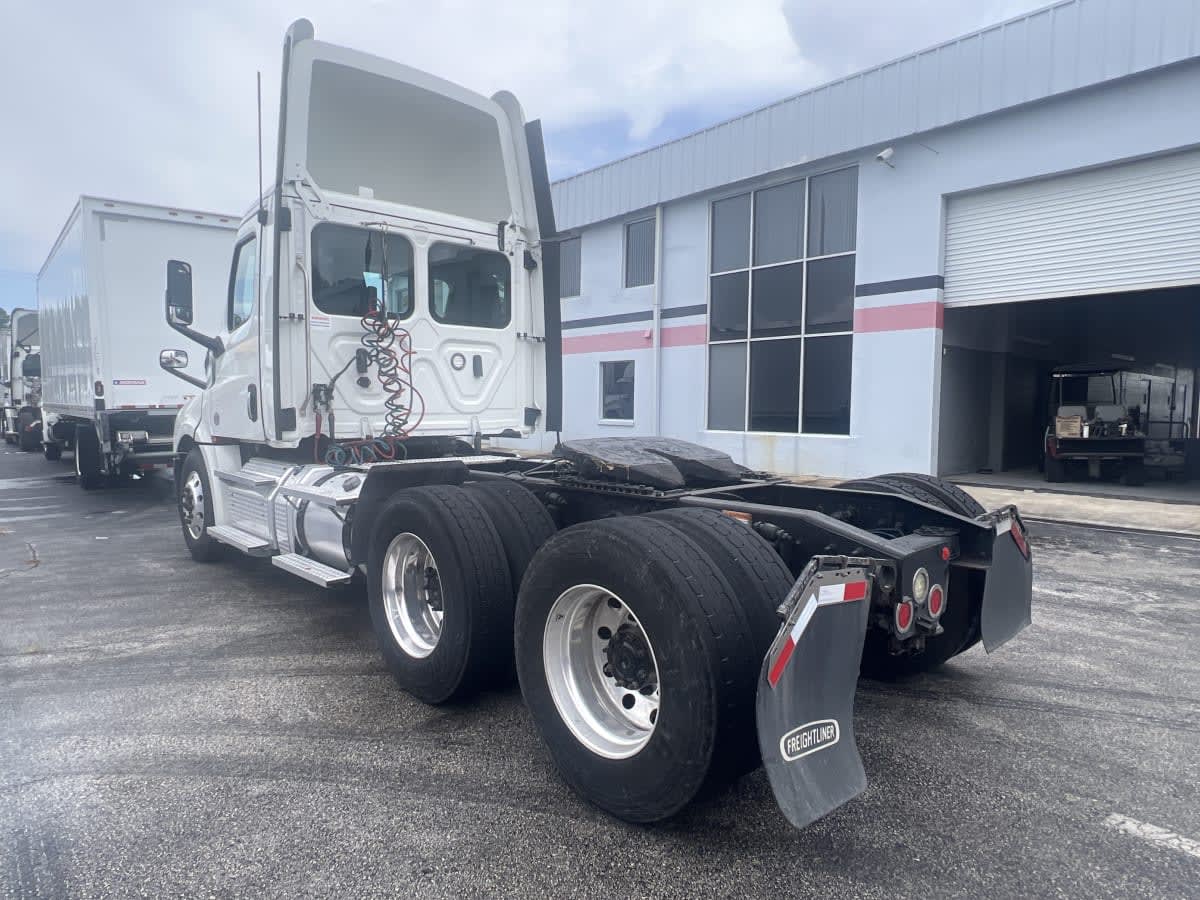 2020 Freightliner NEW CASCADIA PX12664 879795