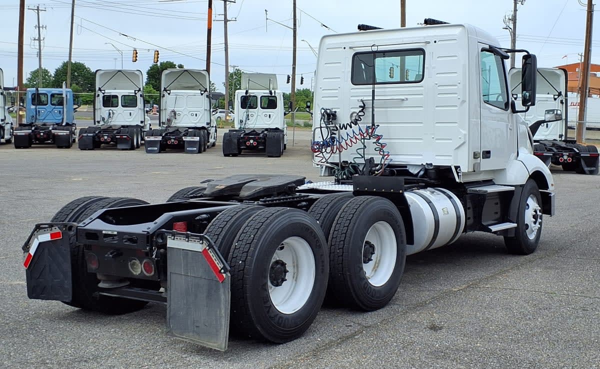 2019 Volvo VNL 860 in Memphis, TN — photo 4