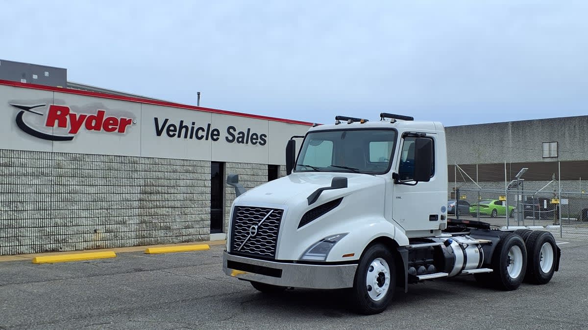2019 VOLVO VNL64T-300 879871