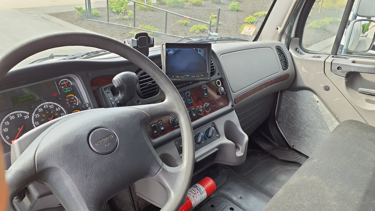 2019 Freightliner/Mercedes M2 106 879901